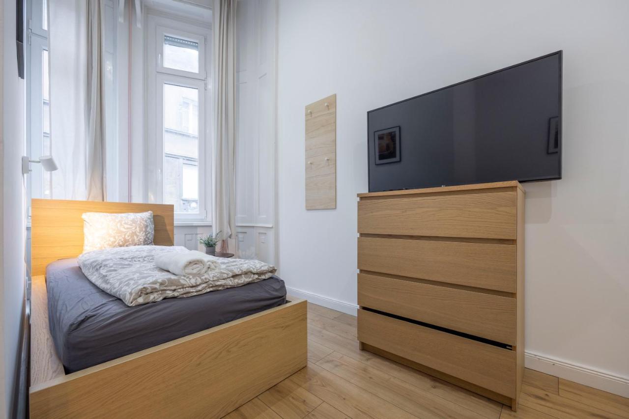 Grand With 5bedrm 2bathroom * בודפשט