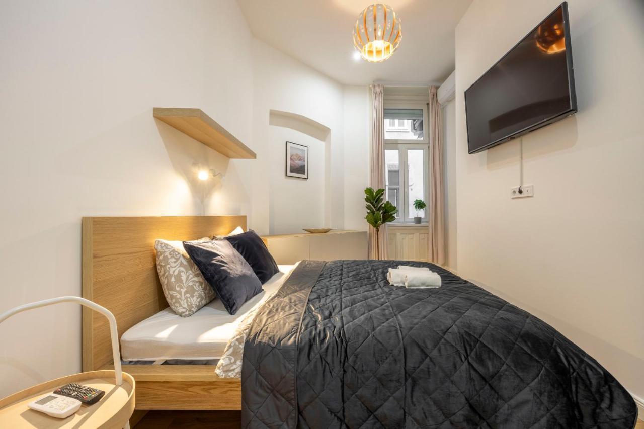 Grand With 5bedrm 2bathroom בודפשט